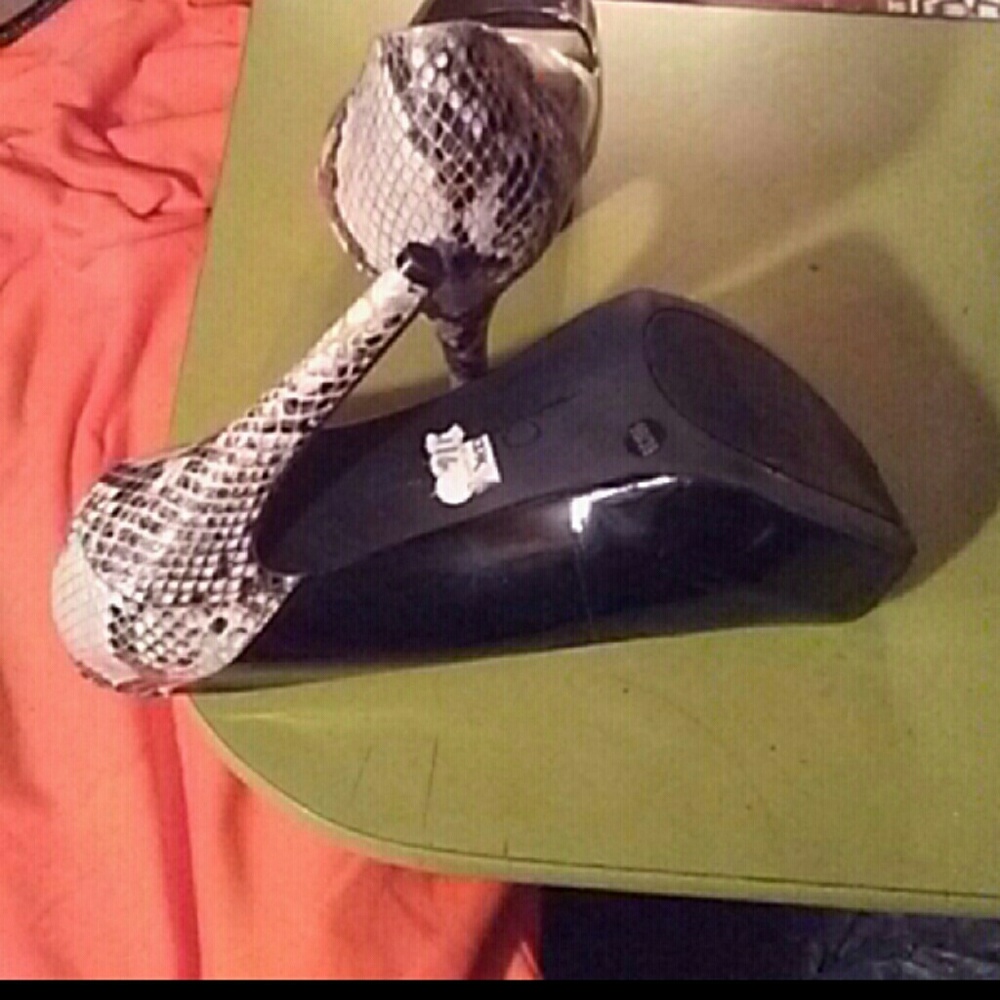Jessica Simpson heels - Picture 2 of 3